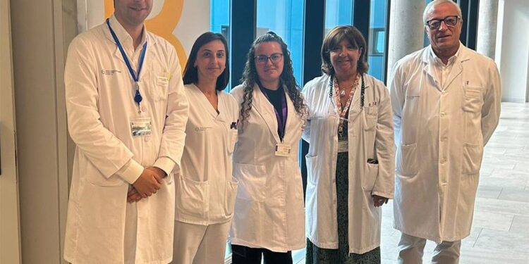 El Álvaro Cunqueiro y Asotrame se alian para mejorar la atención a pacientes