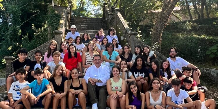 Lara Meneses resalta el valor cultural del Campamento en San Simón