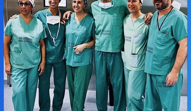 Éxito del HAC en una doble operación con un novedoso sistema de prótesis personalizadas