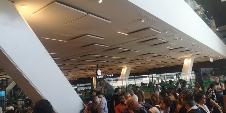 El calvario de los viajeros en la línea Vigo-A Coruña