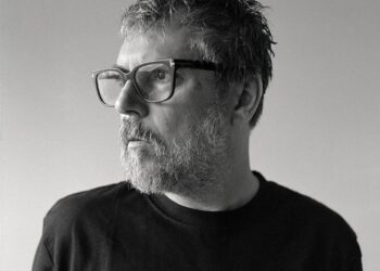 Iván Ferreiro vuelve a casa con «Trinchera Pop»
