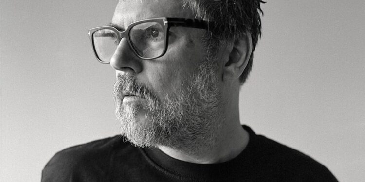 Iván Ferreiro vuelve a casa con «Trinchera Pop»