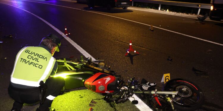 Tragedia en Redondela: dos jóvenes mueren en un accidente de moto