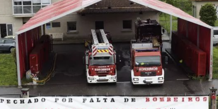 Nueva crisis en el parque de bomberos de Coruxo