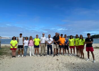 Las playas del Val Miñor, vigiladas por 35 socorristas y 60 voluntarios