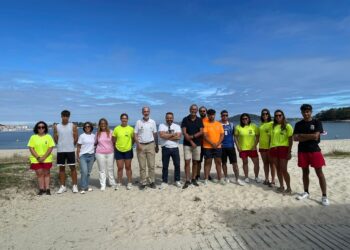 Las playas del Val Miñor, vigiladas por 35 socorristas y 60 voluntarios