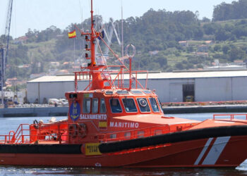 Rescatado un velero a la deriva en la Ría de Vigo