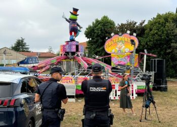 Matamá honra la memoria del joven fallecido en el «saltamontes» mientras continúa la investigación policial