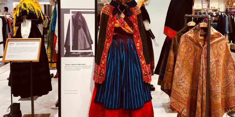 Los trajes y piezas ancestrales que reivindican la identidad de Galicia