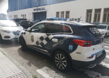 Despliegue policial en una antigua nave de Beiramar