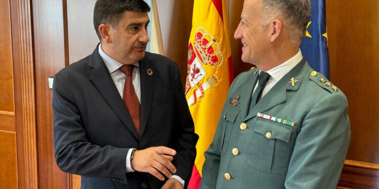 El jefe de la Comandancia de la Guardia Civil en Pontevedra cierra etapa