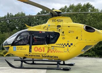 Evacuado en helicóptero tras ser golpeado por la caída de un tronco