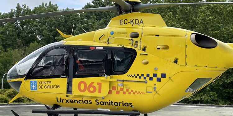 Evacuado en helicóptero tras ser golpeado por la caída de un tronco