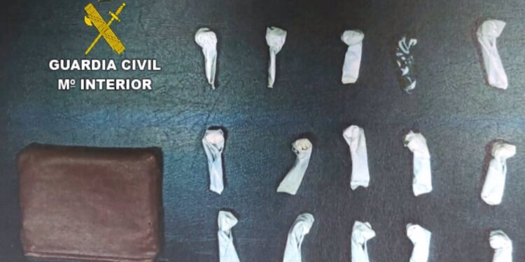 Investigada una vecina de Ribadumia, sorprendida en un control con 15 dosis de cocaína