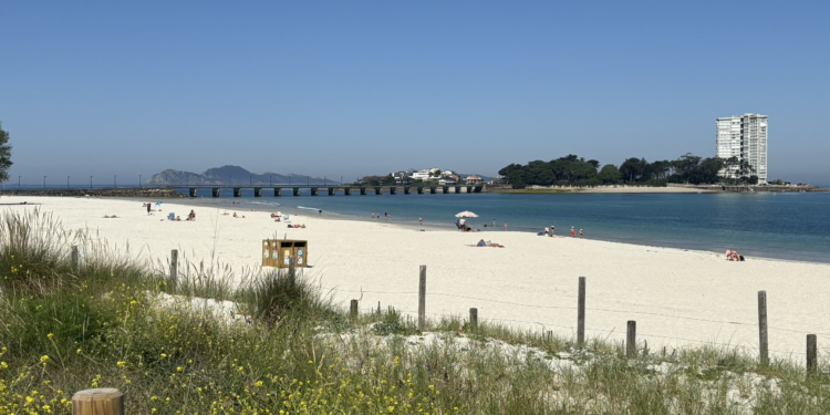 Dos detenidos por fotografiar a bañistas, incluidos menores, en dos playas de Vigo