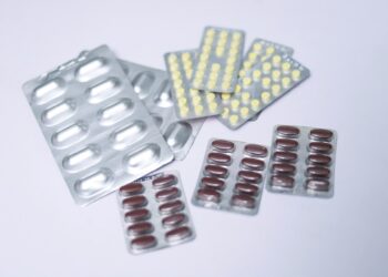 Médicos de Pontevedra reivindican su competencia exclusiva para prescribir medicamentos