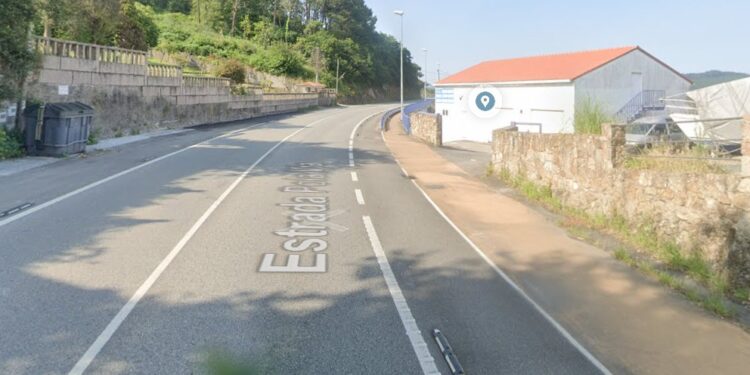 Un herido al colisionar dos vehículos en Nigrán