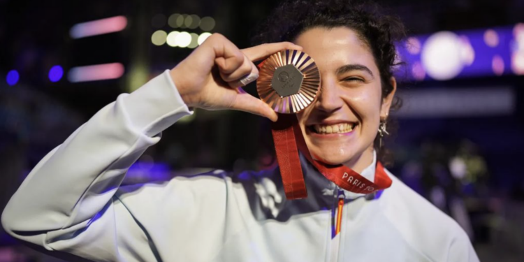 Judith Rodríguez trae otra medalla a Vigo: brillante bronce paralímpico en florete
