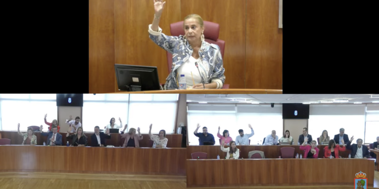 El pleno de Vigo apela a la Xunta por el «sobrecoste» del Álvaro Cunqueiro