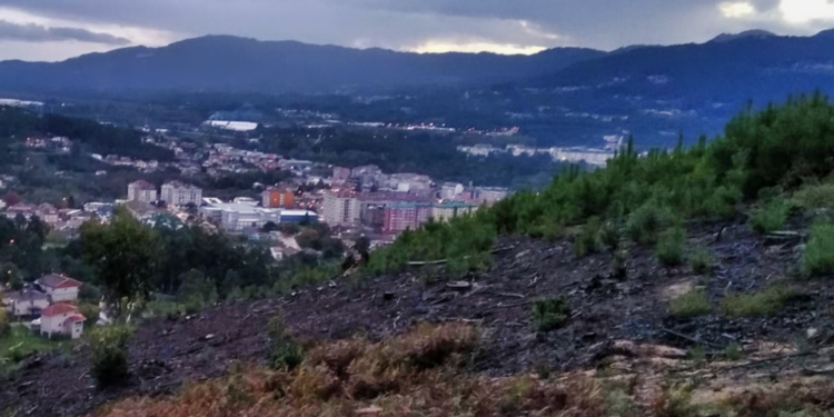 Herida una niña en el Monte de A Risca tras una caída de dos metros