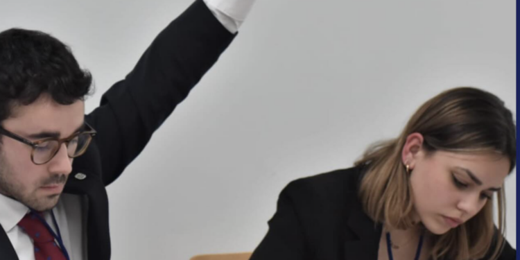 Universitarios de Vigo compiten en el torneo nacional de debate