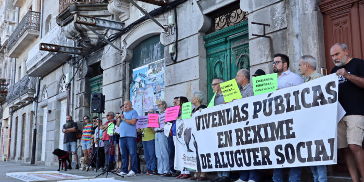Protesta ciudadana ante el futuro apartahotel de lujo de Vigo