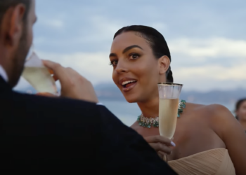 Georgina, embajadora (a coste cero) de la Navidad de Vigo