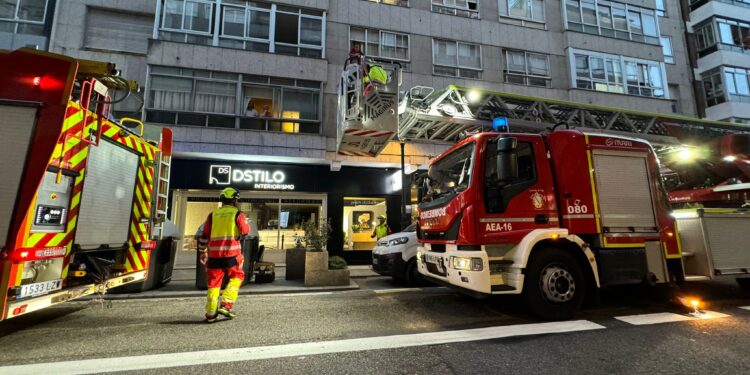 Amplio operativo de los bomberos para un rescate en Vigo