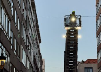 Amplio operativo de los bomberos para un rescate en Vigo