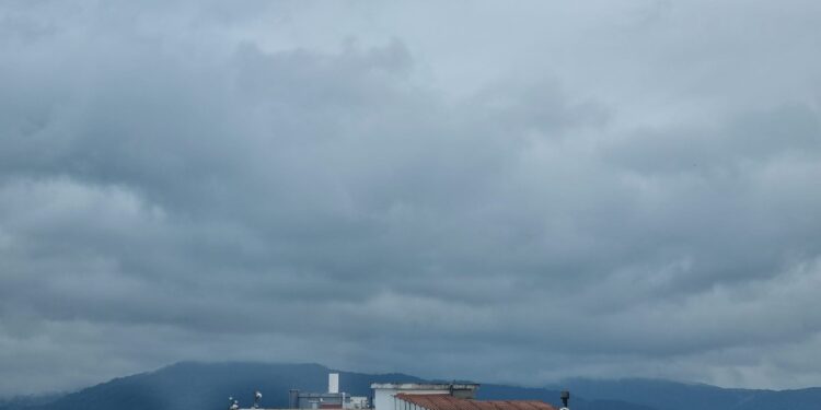Alerta naranja en las Rías Baixas por la borrasca Aitor