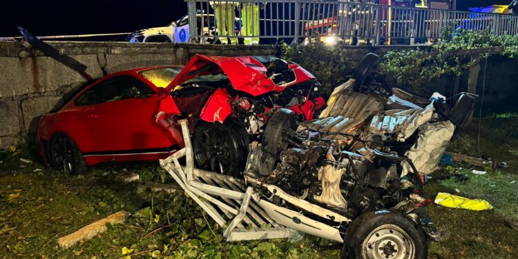 Dos fallecidos en Sanxenxo tras un brutal choque entre dos vehículos