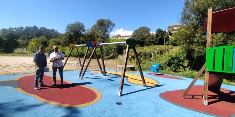O Porriño renueva sus parques infantiles para el disfrute de los más pequeños
