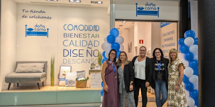 El centro comercial Travesía de Vigo inaugura un nuevo local