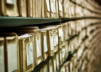 Se busca empresa para trasladar 64.100 cajas de expedientes