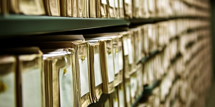 Se busca empresa para trasladar 64.100 cajas de expedientes