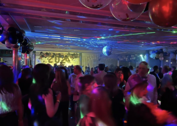 Vigo recupera la tradición de la cena-baile benéfica