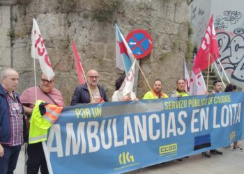 Trabajadores del transporte sanitario de Vigo protestan por la precariedad