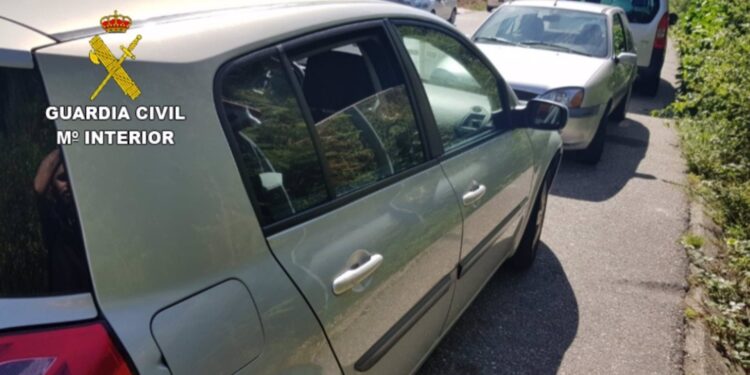 Dos detenidos por robar en varios vehículos en las playas de Moaña