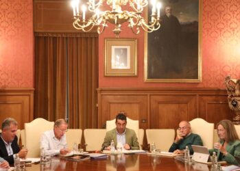 El presidente de la Diputación reivindica las ayudas a entidades frente al «ostracismo» con PSOE y BNG