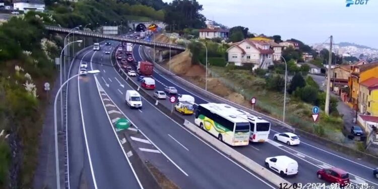 Retenciones de más de 5 km en la AP-9