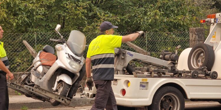 Muere un hombre de 58 años tras caer de su moto