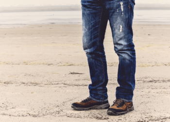 Lois inicia la nueva temporada con sus vaqueros de hombre y otros complementos