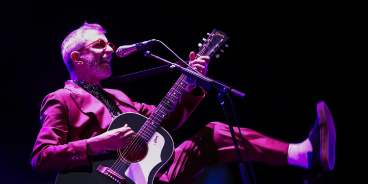 Xoel presenta su gira con un ‘showcase’ en Vigo