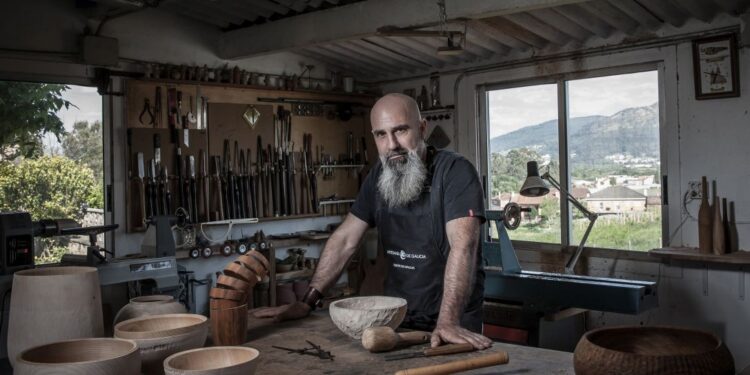 Un artesano de Tomiño, finalista de un premio nacional