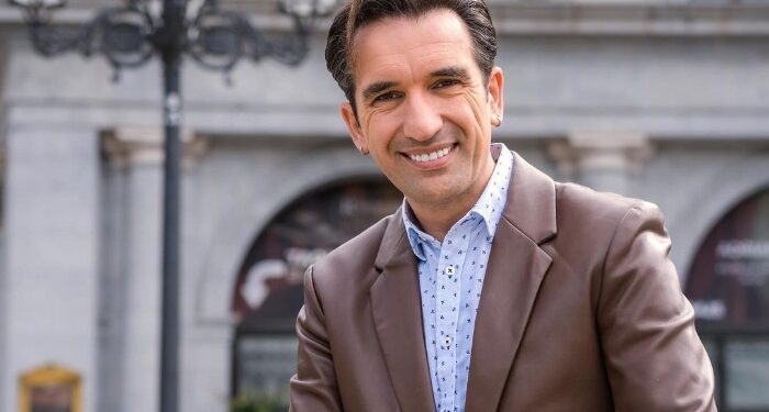 Miguel Lago presenta «Persiguiendo a Bécquer» en Vigo