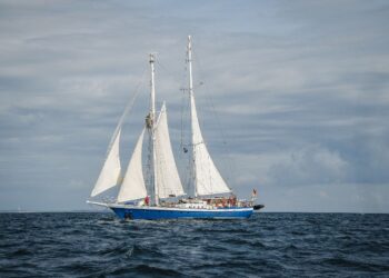 El Johann Smidt, aula flotante de bandera alemana, llega a Portocultura