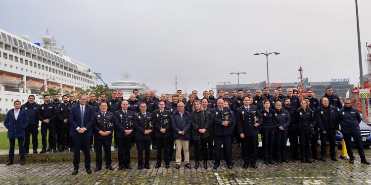 El Puerto de Vigo acoge un curso de seguridad para mandos de la Policía Nacional