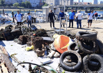 El Puerto de Vigo refuerza su batalla contra la basura del mar