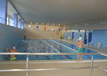 El colegio de élite de Vigo abre al público una escuela de natación