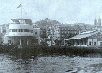 El Club Náutico de Vigo desde el mar